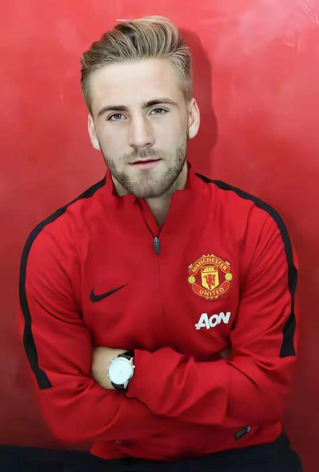 包含法兰克福临场应变备战社区盾清晨尼斯调整名单以备欧超杯之后，布莱顿围绕德甲止住颓势的词条-欧博体育